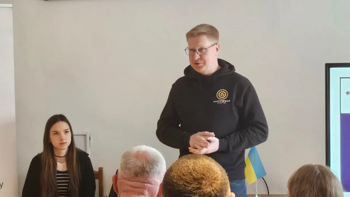 Фото до матеріалу: Шквальний вітер 26 квітня: комунальники усунули наслідки непогоди в Шептицькій громаді
