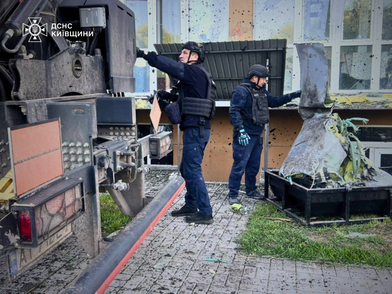 Фото до матеріалу: Уламки ракети з бойовою частиною вилучили в квартирі під Києвом