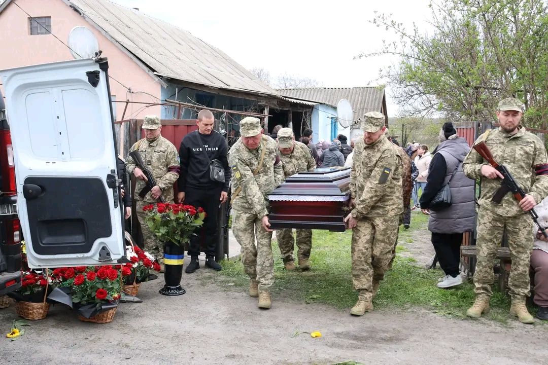 Фото до матеріалу: Олександра Тітічка з села Потеряйки поховали в останню путь на Рашевці
