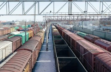 Фото до матеріалу: Укрзалізниця підвела підсумки квітня: 2,9 млн тонн зерна та перевага морських портів