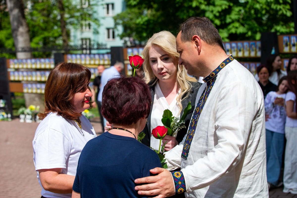Фото до матеріалу: День міста в Івано-Франківську: 400 дронів для фронту та нагородження посмертних почесних громадян