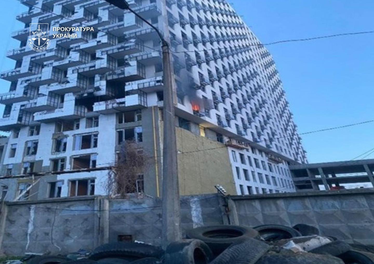 Фото до матеріалу: Росіяни запустили понад 600 дронів та 50 ракет проти Києва: триває рятувальна операція
