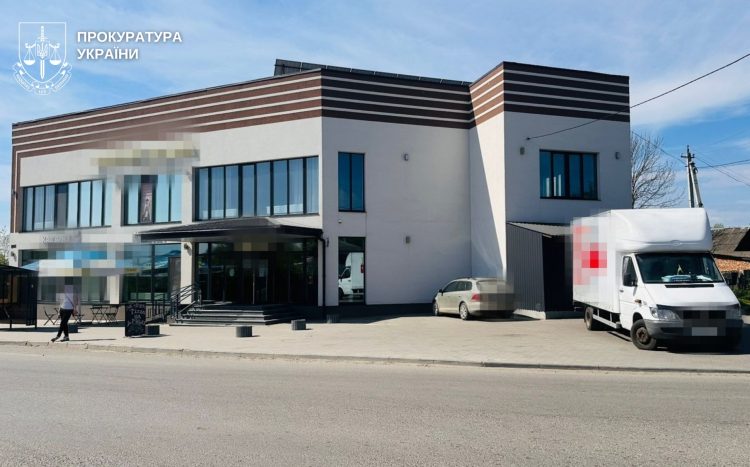 Фото до матеріалу: Депутату Хмельниччини з посади в ДМС підозрюють у хабарництві через приховане майно дружини