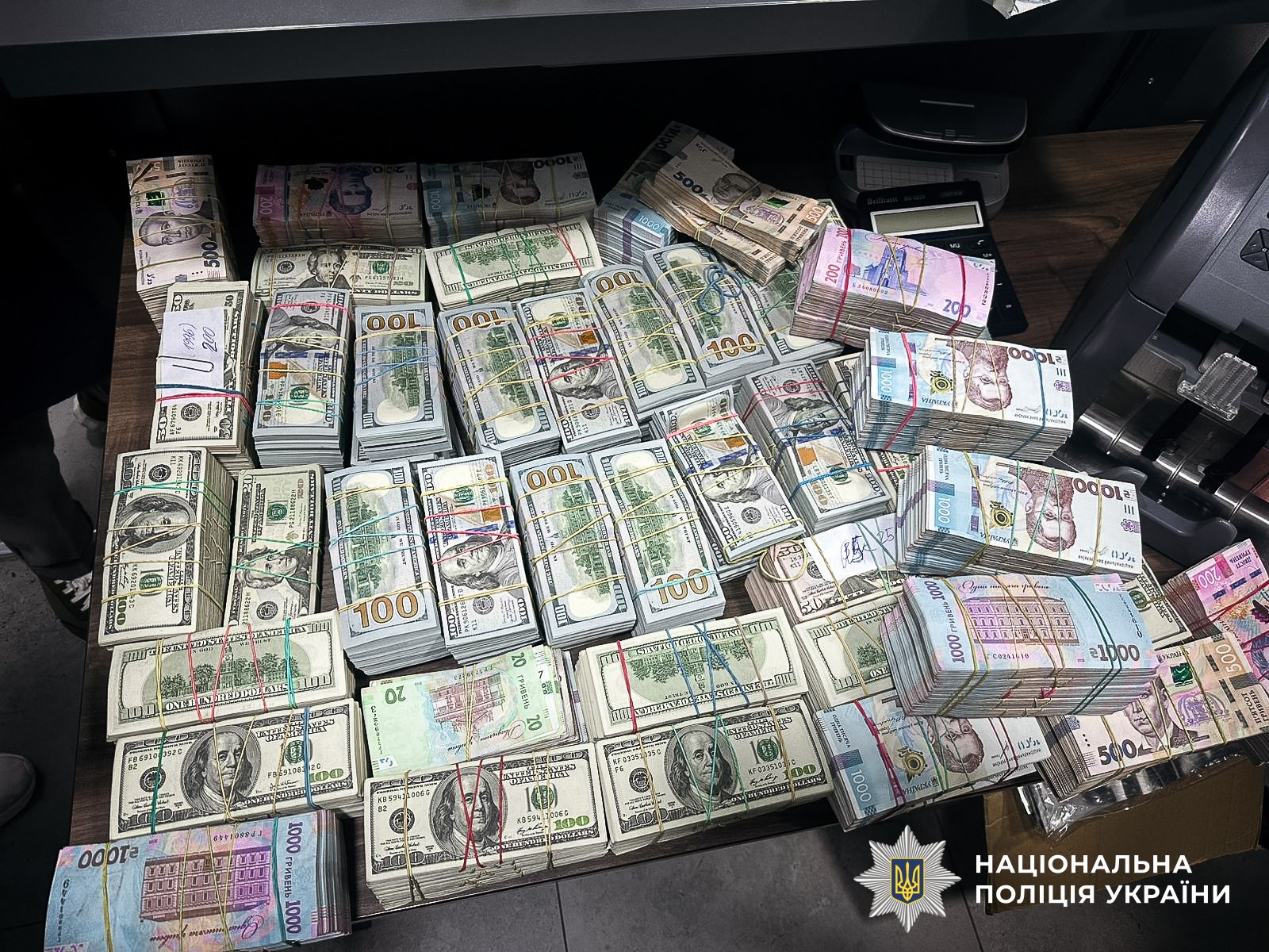Фото до матеріалу: Нацполіція розслідує розкрадання сотень мільйонів на кладовищах та у крематорії Києва