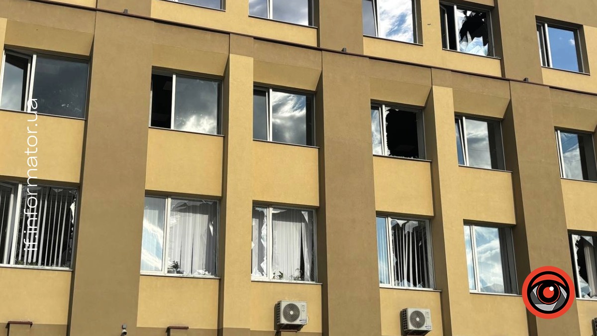 Фото до матеріалу: Ворожець обстріляв Івано-Франківськ: мешканці розповідають про влучання у житловий будинок