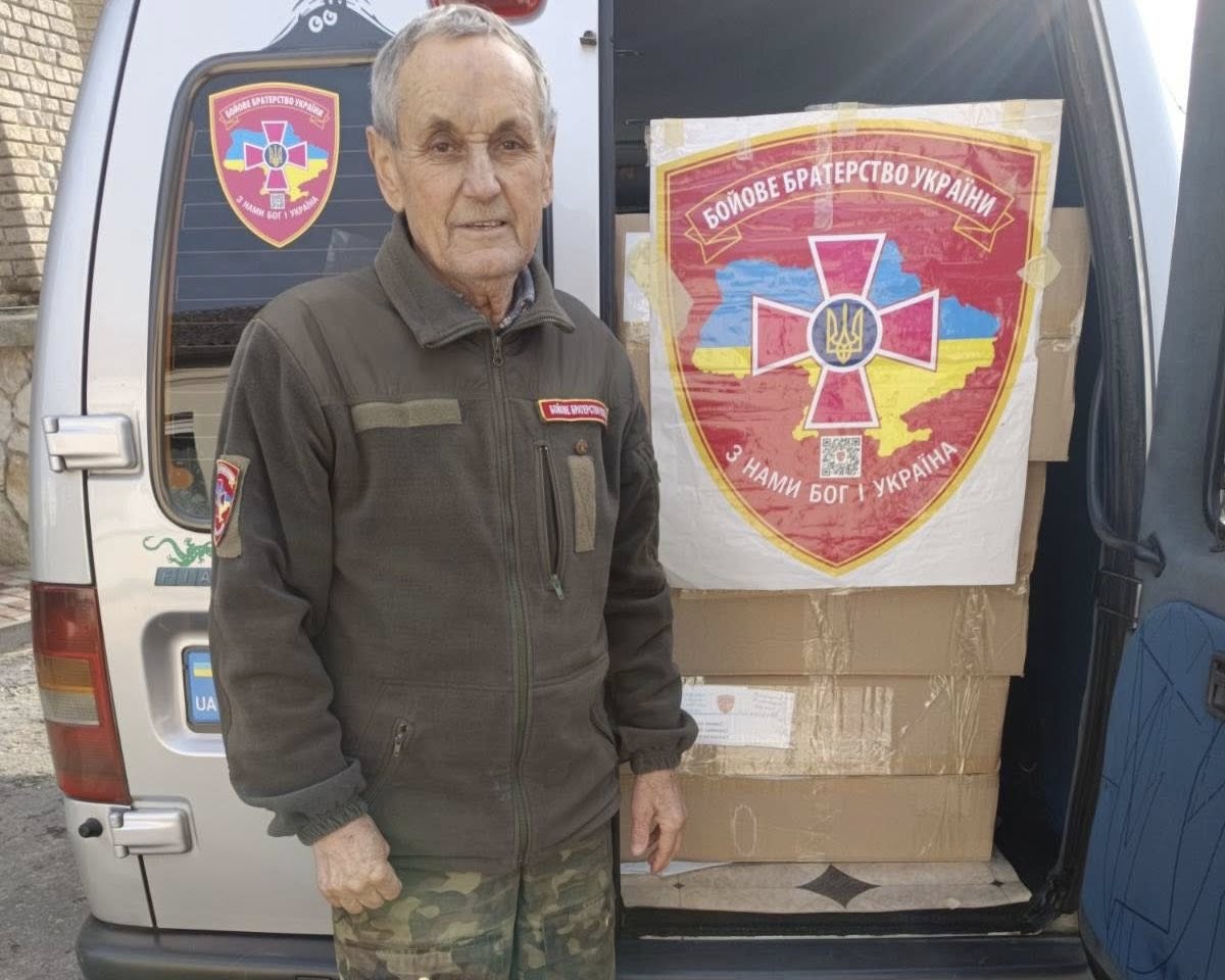 Фото до матеріалу: Радивилівська сотня передала допомогу військовим та підтримала родини захисників
