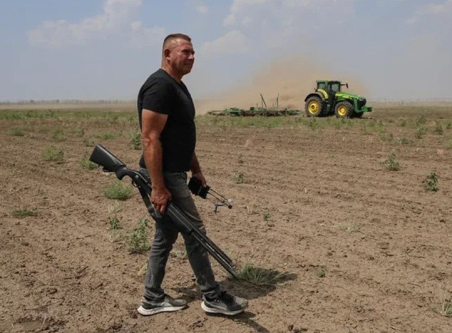 Фото до матеріалу: Уряд працює над безпечним виходом для жителів окупованих Олешок
