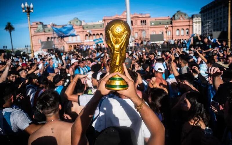 Фото до матеріалу: Аргентинські фанати готуються до чемпіонату світу попри спалах хантавірусу