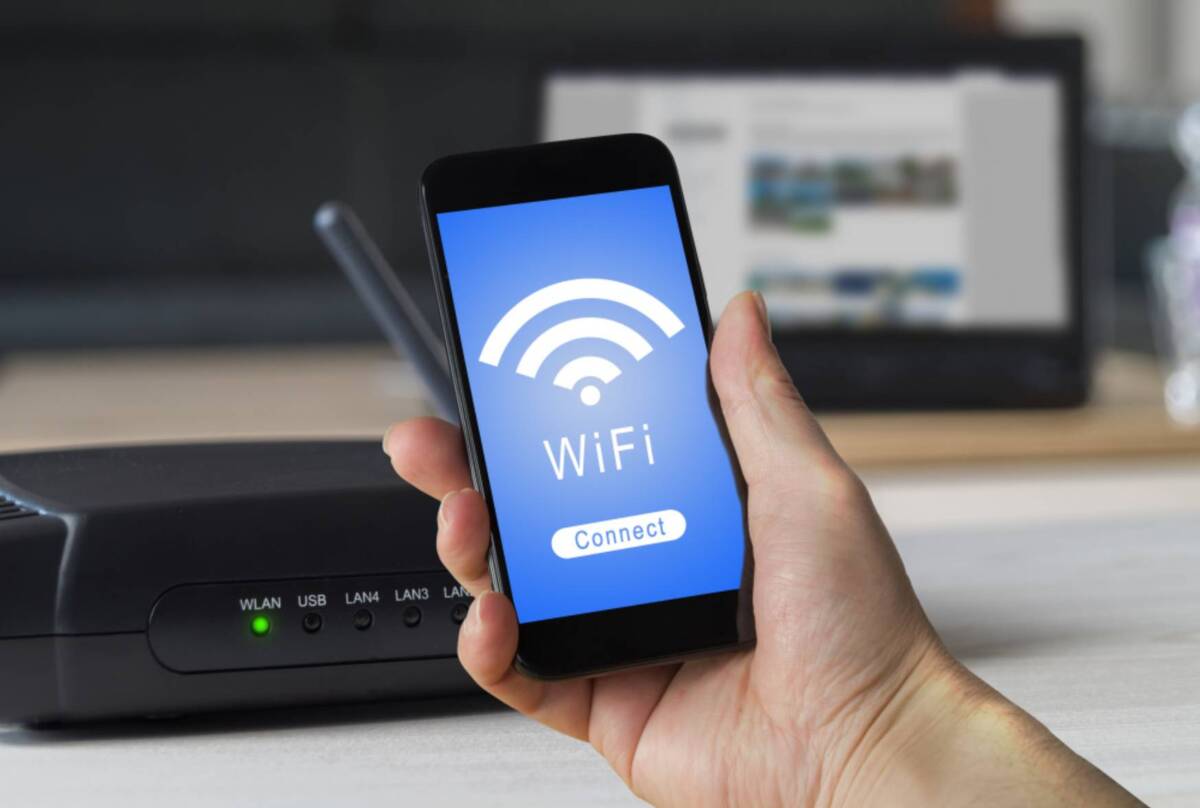 Фото до матеріалу: Небезпека публічного Wi-Fi: як шахраї крадуть дані в аеропортах та кафе