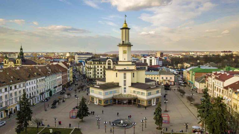 Фото до матеріалу: День Івано-Франківська 2026: програма святкування, історія міста та куди піти