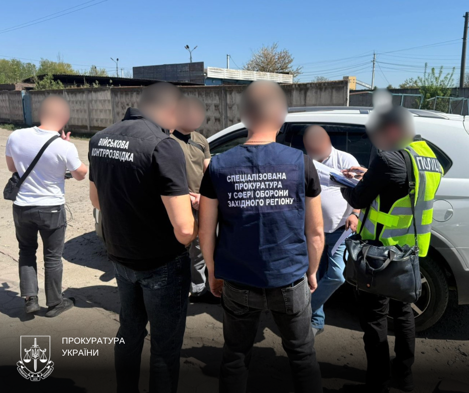 Фото до матеріалу: На Хмельниччині затримали двох за зловживання впливом при переведенні військовослужбовців