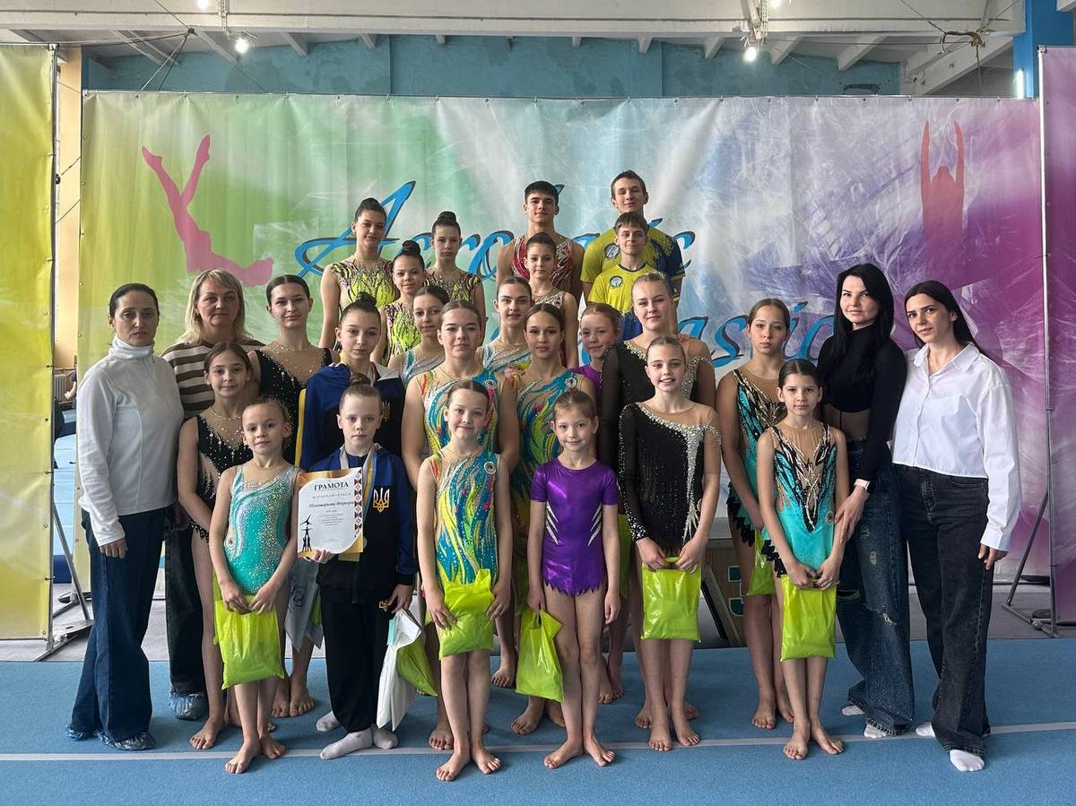 Фото до матеріалу: Акробати Кам'янського здобули срібло на чемпіонаті України у Вінниці