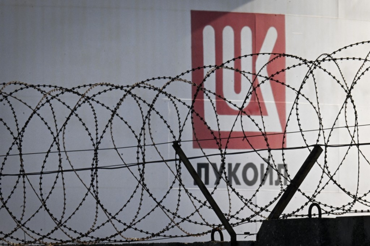 Фото до матеріалу: СБУ втретє завдала удару по нафтопереробному заводу в Пермі: 1500 км від кордону