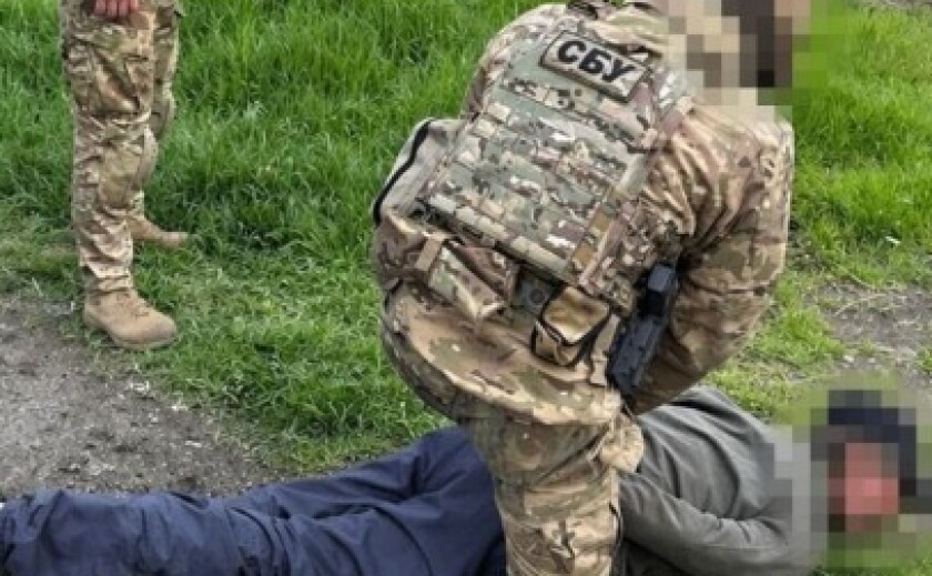 Фото до матеріалу: СБУ та поліція затримали чотирьох зловмисників, що планували продаж трофейної зброї