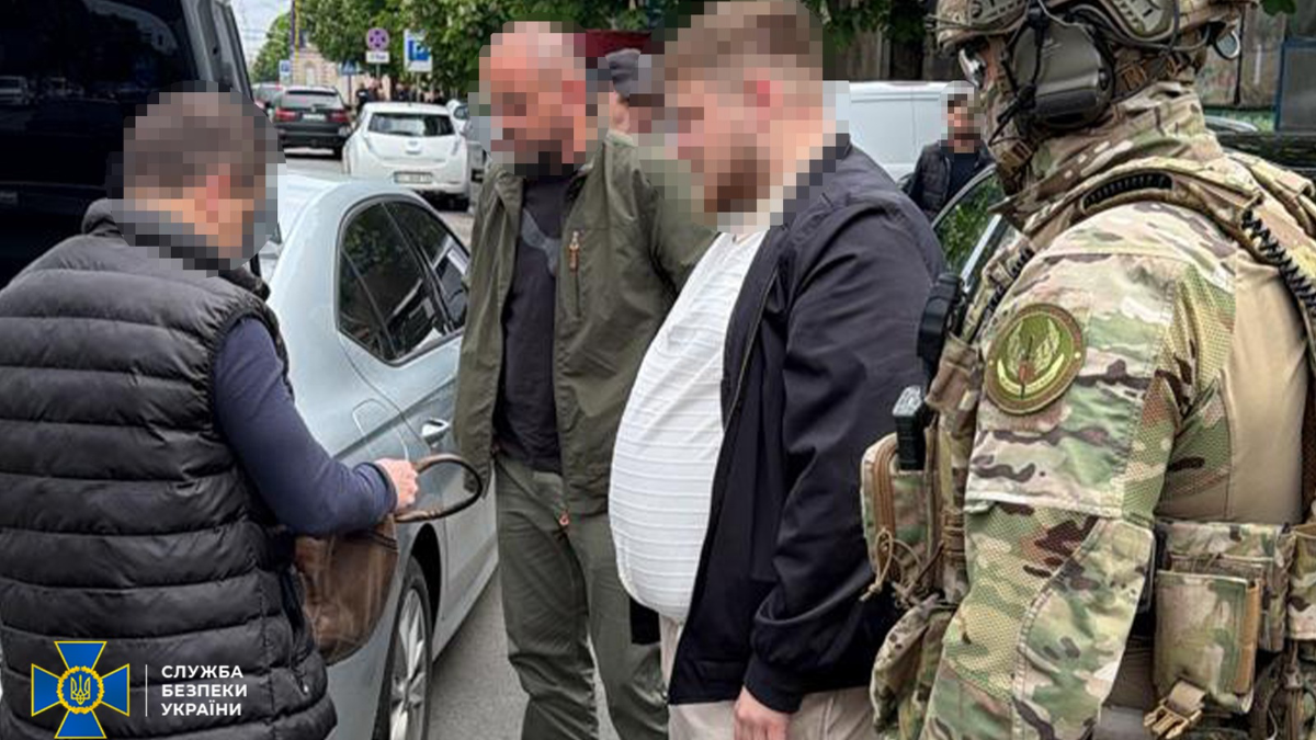 Фото до матеріалу: На Франківщині військовослужбовець намагався організувати масштабний збут «трофейної» зброї — СБУ