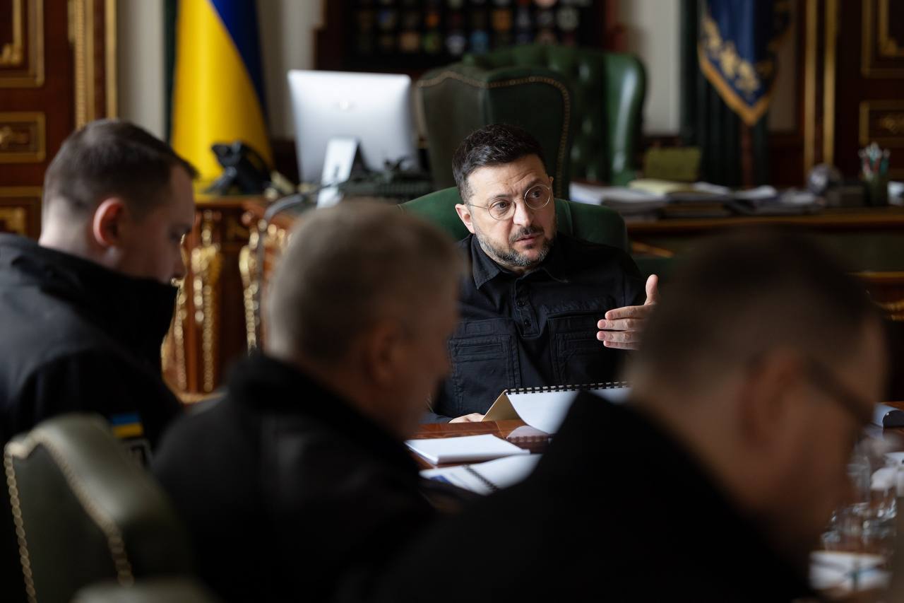 Фото до матеріалу: Зеленський провів нараду щодо обміну полоненими: пріоритет — журналісти, мери та захисники