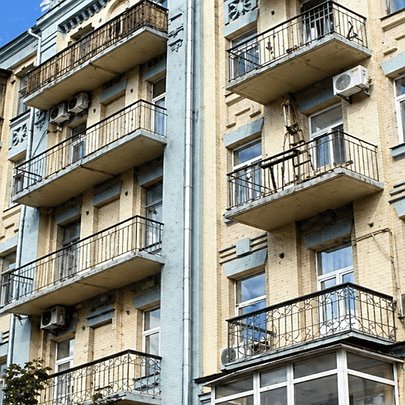 Фото до матеріалу: РуханкоМен презентує новий трек «Афірмації»: музика для дорослих, танці та мрія про повернення додому