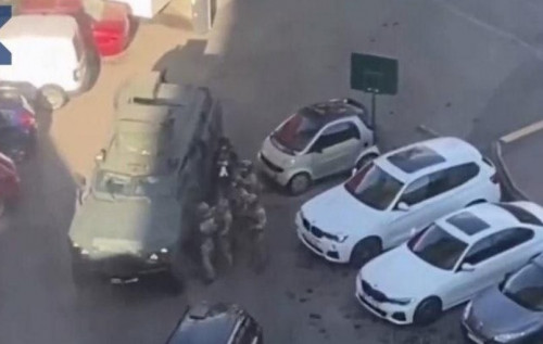 Фото до матеріалу: У Києві триває спецоперація: у супермаркеті Голосіївського району відкрив вогонь невідомий