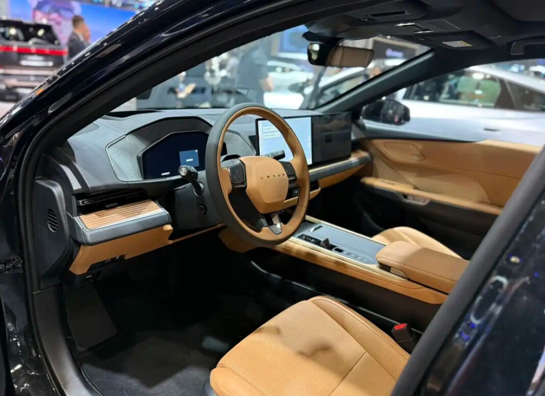 Фото до матеріалу: Новий Lexus ES представили офіційно: що змінилося в популярному седані