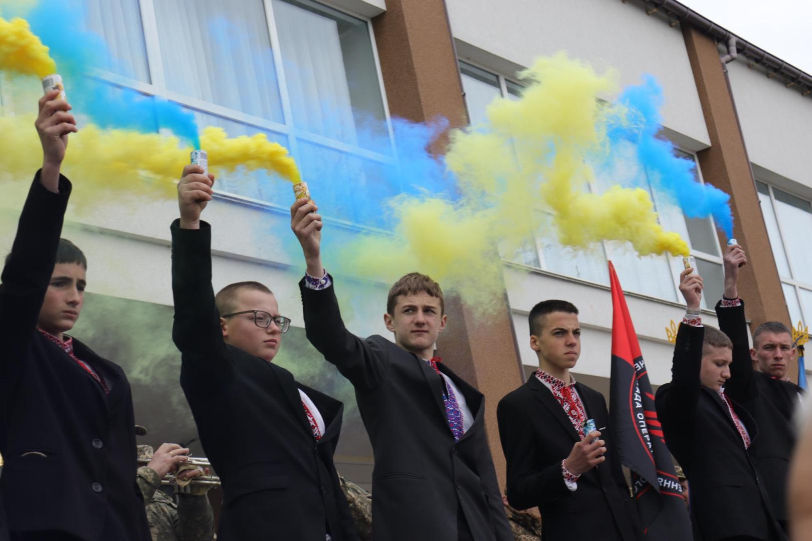 Фото до матеріалу: У Самгородку відкрили Стелу пам'яті 65 Героїв громади