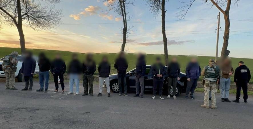 Фото до матеріалу: На Одещині затримали кортеж із 13 осіб, що намагалися незаконно перетнути кордон