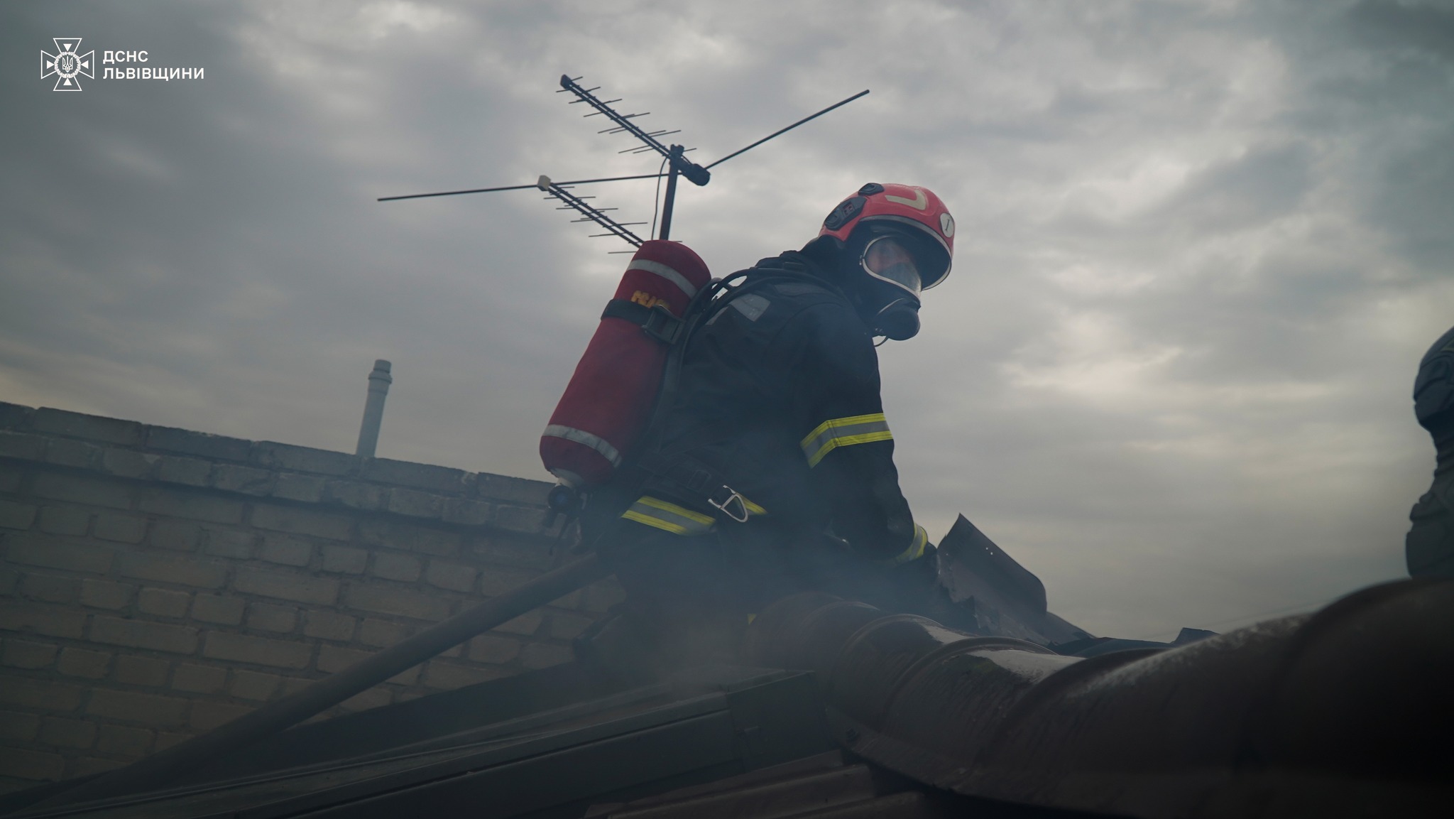 Фото до матеріалу: У Винниках пожежа у житловому будинку: постраждав мешканець