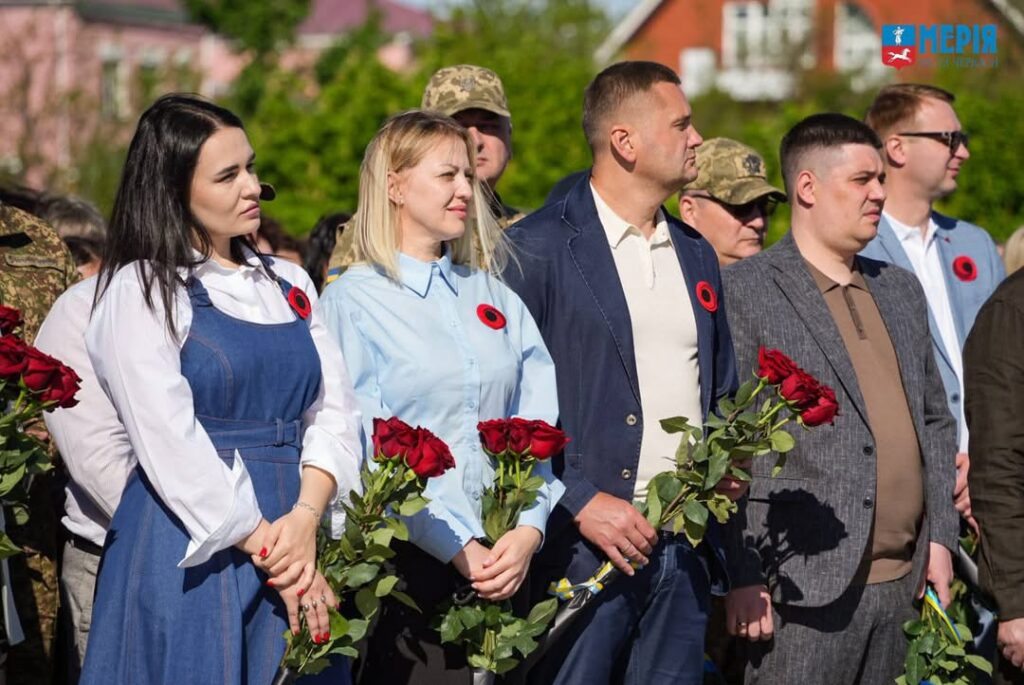 Фото до матеріалу: У Черкасах вшанували жертв Другої світової війни біля Пагорба Слави