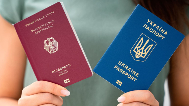 Фото до матеріалу: Українське громадянство стали отримувати громадяни 33 країн