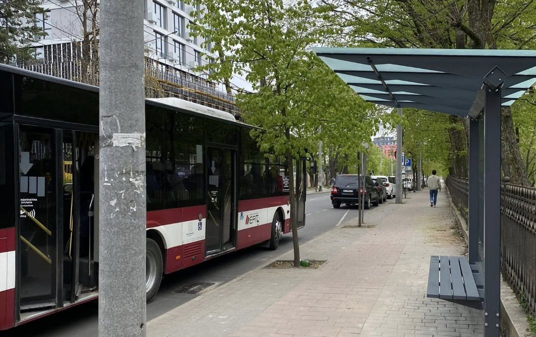 Фото до матеріалу: У Франківську відкрили новий зупинковий павільйон на вулиці Гетьмана Мазепи