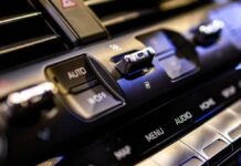 Фото до матеріалу: Літні пробки: як уникнути перегріву двигуна та дорогого ремонту