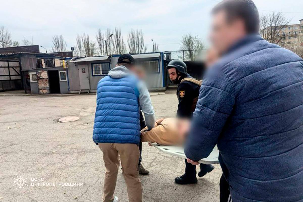 Фото до матеріалу: У Кривому Розі завершили пошуки після ракетного удару: 4 загиблих, 14 поранених