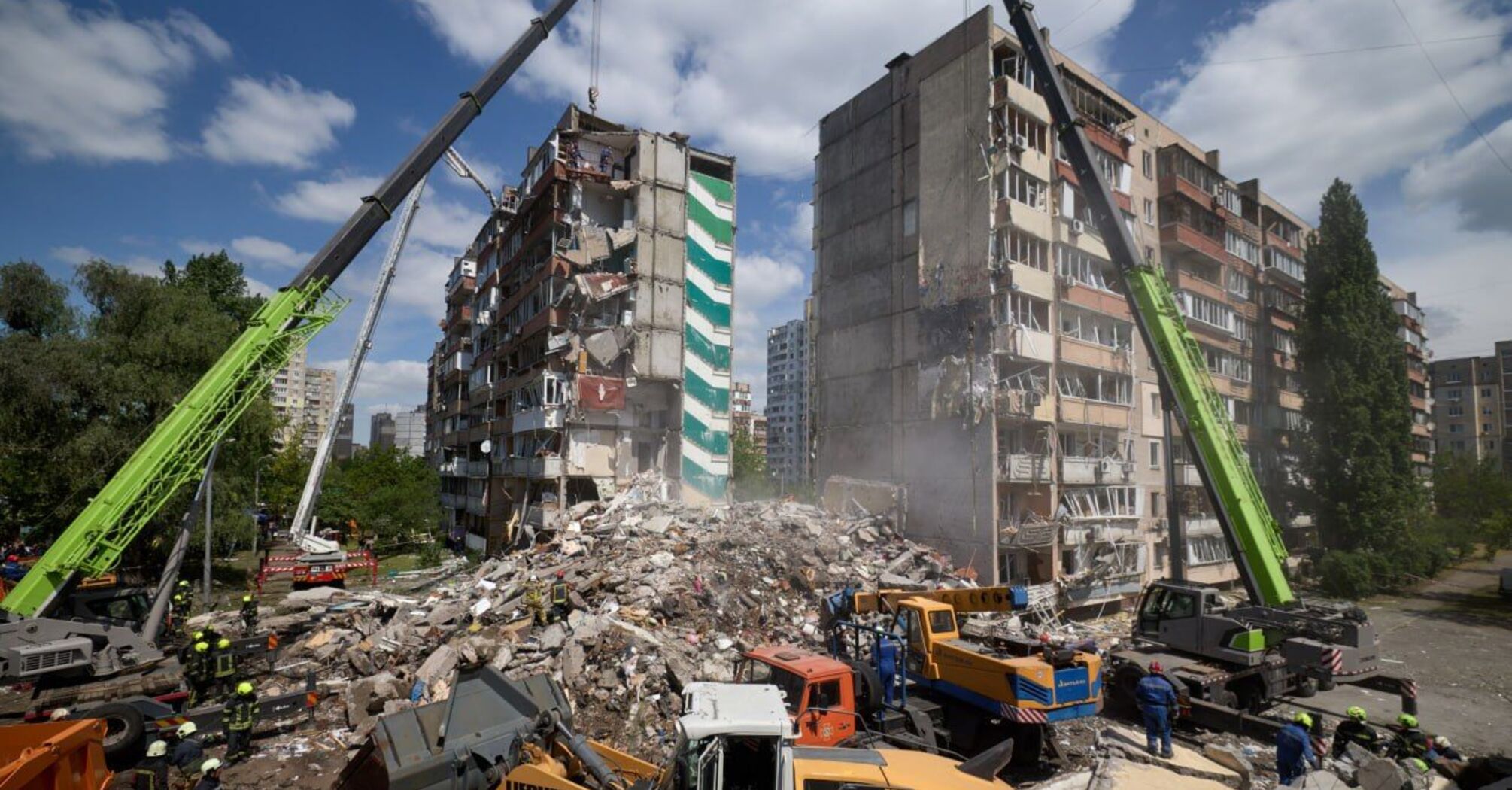 Фото до матеріалу: У Києві зафіксовано п'ять загиблих у нічній російській атакі