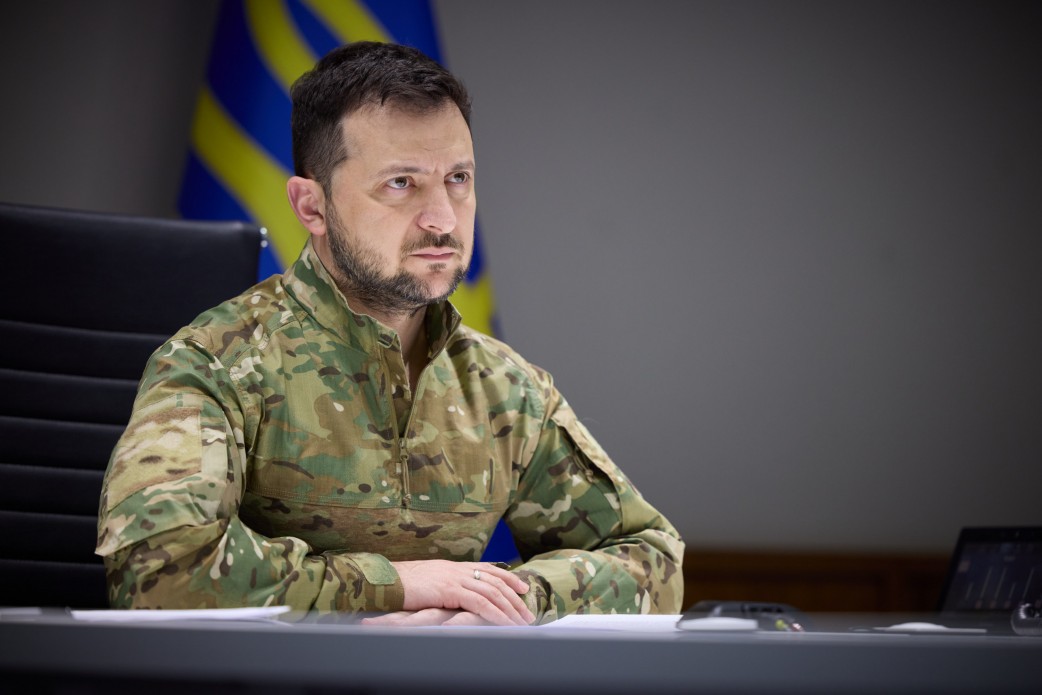 Фото до матеріалу: Зеленський підписав закон про військовий збір після війни: що означає для Володимира