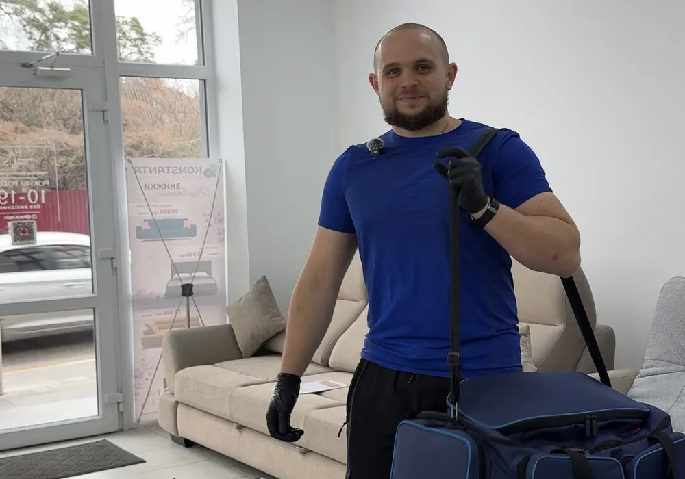 Фото до матеріалу: У Дніпровському районі Києва відкрито пункти допомоги для постраждалих від атаки
