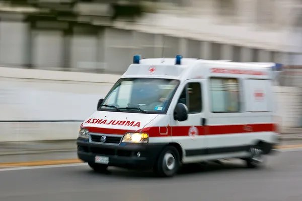 Фото до матеріалу: У Києві медики врятували дівчинку, яка проковтнула 17 магнітів