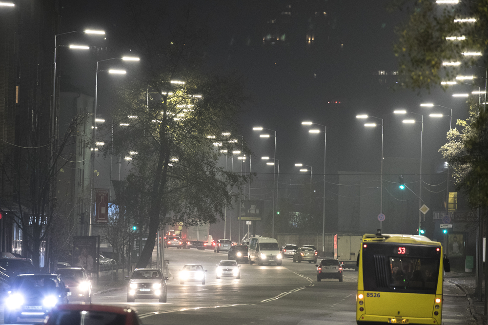 Фото до матеріалу: У Києві відремонтували понад 800 елементів вуличного освітлення за пів року