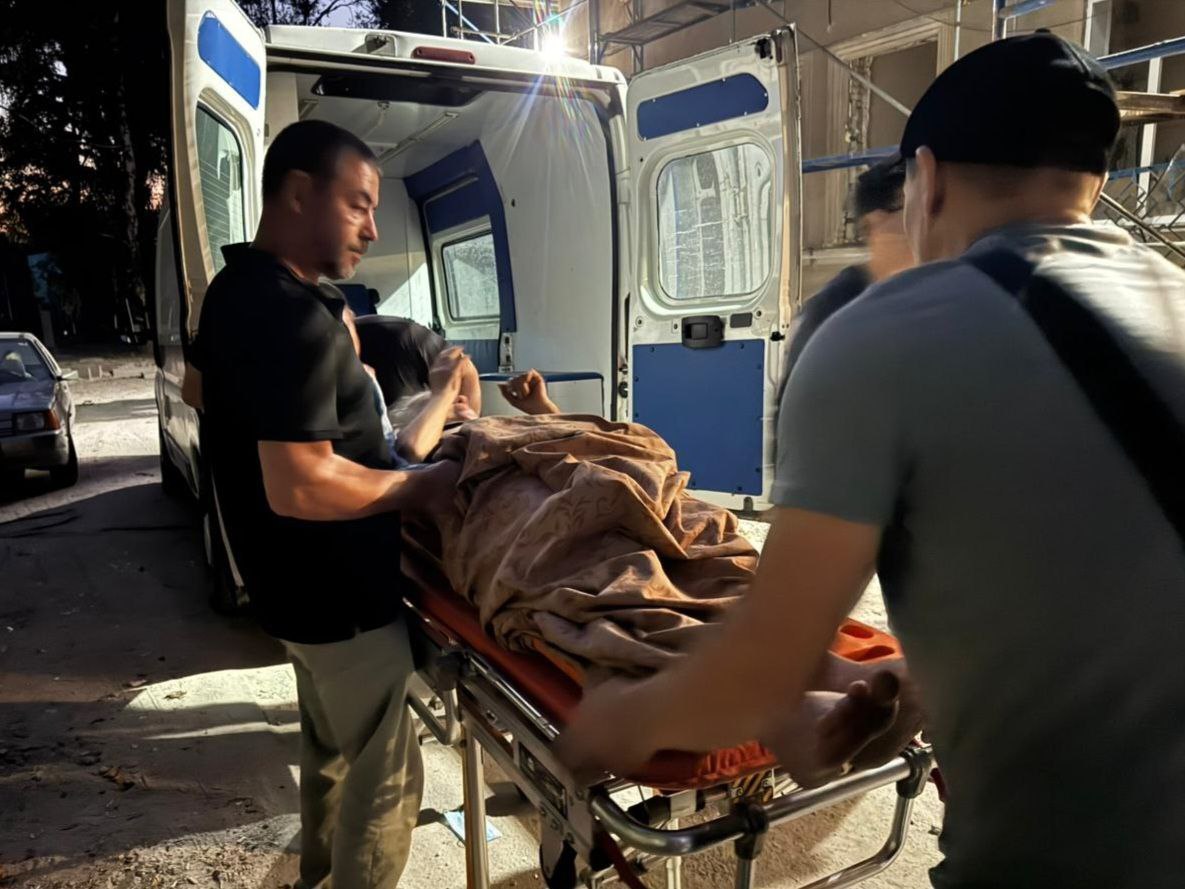 Фото до матеріалу: Росіяни завдали ракетний удар по Кам'янському: загинули люди, пошкоджені лікарні
