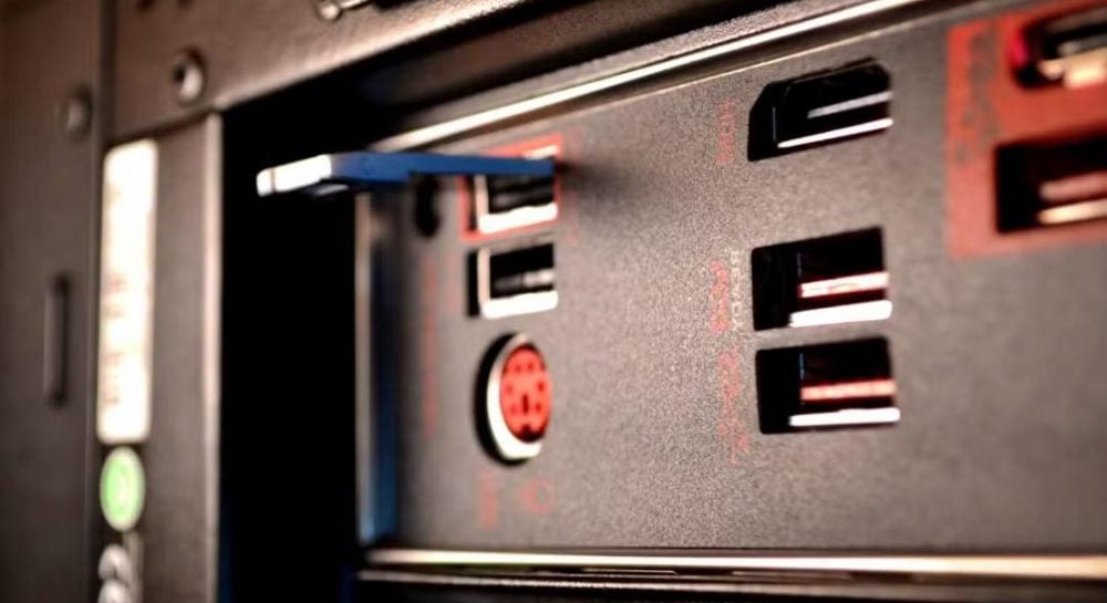 Фото до матеріалу: Синій чи червоний USB: як визначити швидкість порту за кольором