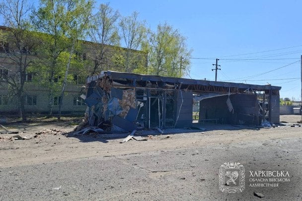 Фото до матеріалу: Кількість загиблих після ракетного удару по Мерефі зросла до шести