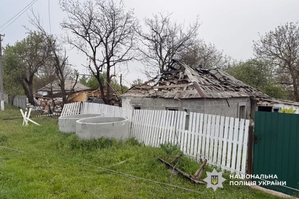 Фото до матеріалу: Поліція фіксує наслідки атаки на Черкащині: пошкоджені будинки та господарства