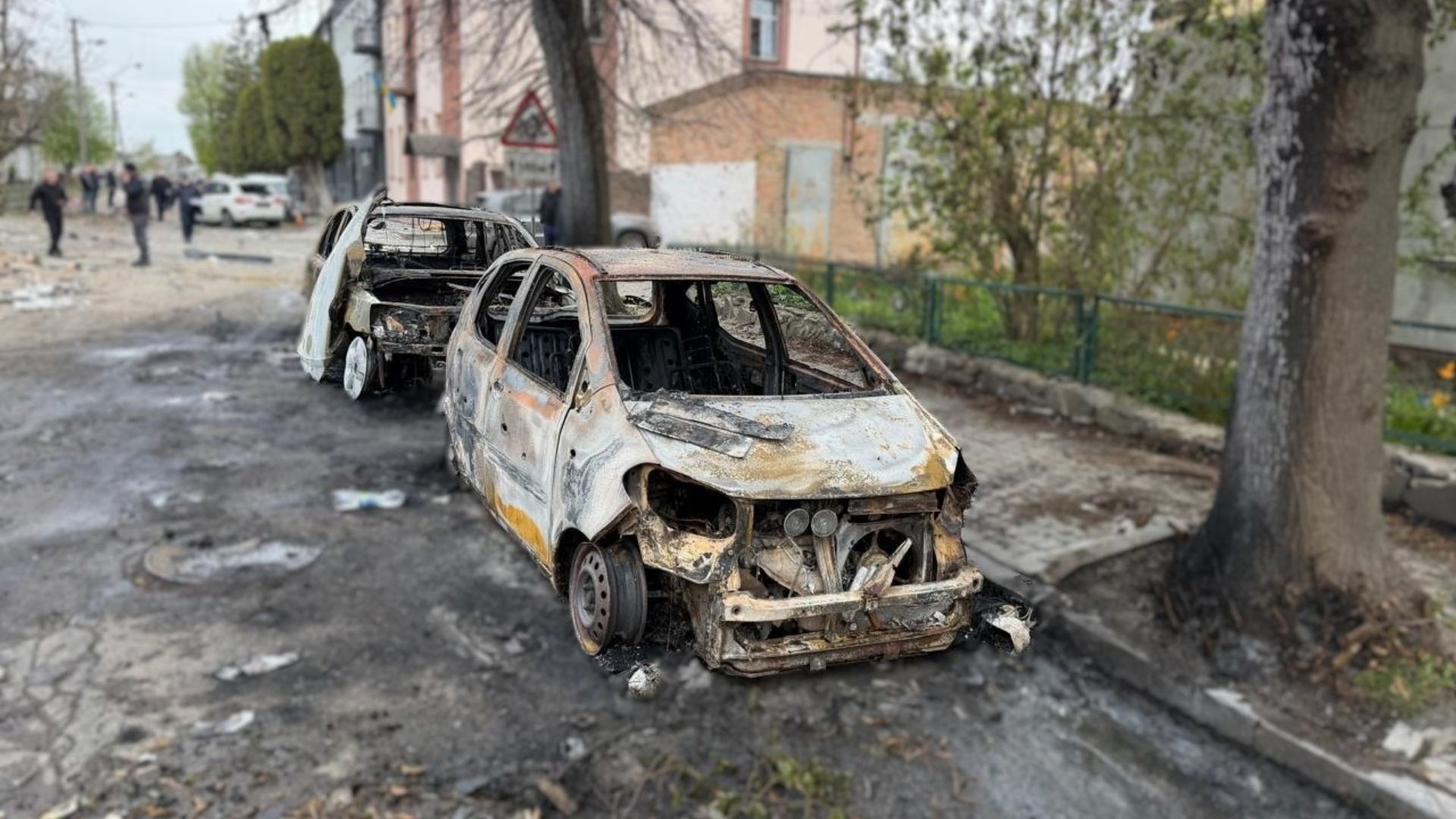 Фото до матеріалу: Росія атакувала Рівненщину дронами: пошкоджено багатоповерхівку, постраждало 5 людей