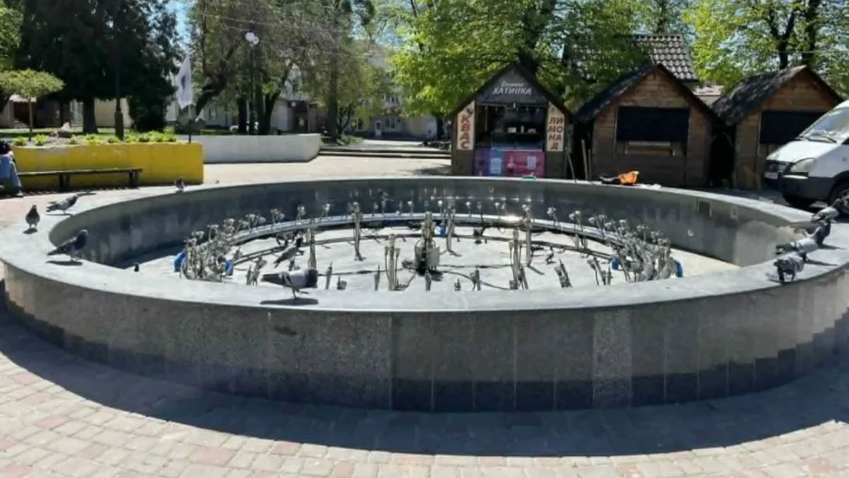 Фото до матеріалу: Фонтан на площі Героїв у Калуші можуть увімкнути вже цього тижня