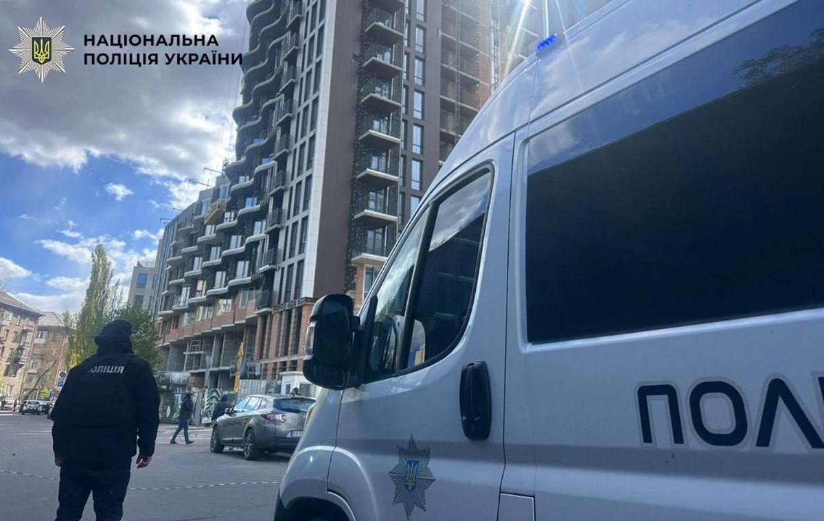 Фото до матеріалу: Наслідки атаки дронів на Київ: поранені та пошкодження у двох районах