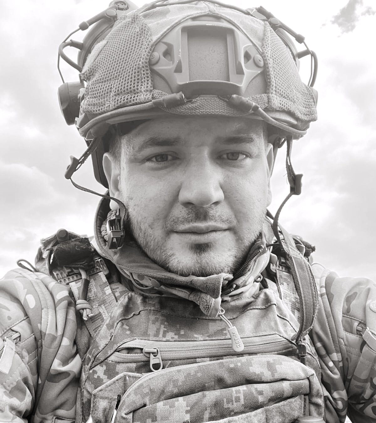 Фото до матеріалу: У Черкасах провели останню путь загиблого на фронті солдата Андрія Школьного