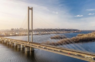 Фото до матеріалу: Київ втратив 2,5 млн грн через недбалість чиновника на Південному мосту