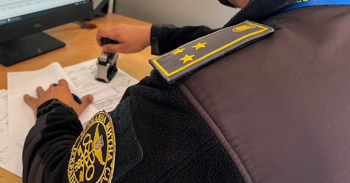 Фото до матеріалу: Спрощення техогляду для міжнародних перевізників: одна перевірка замість двох