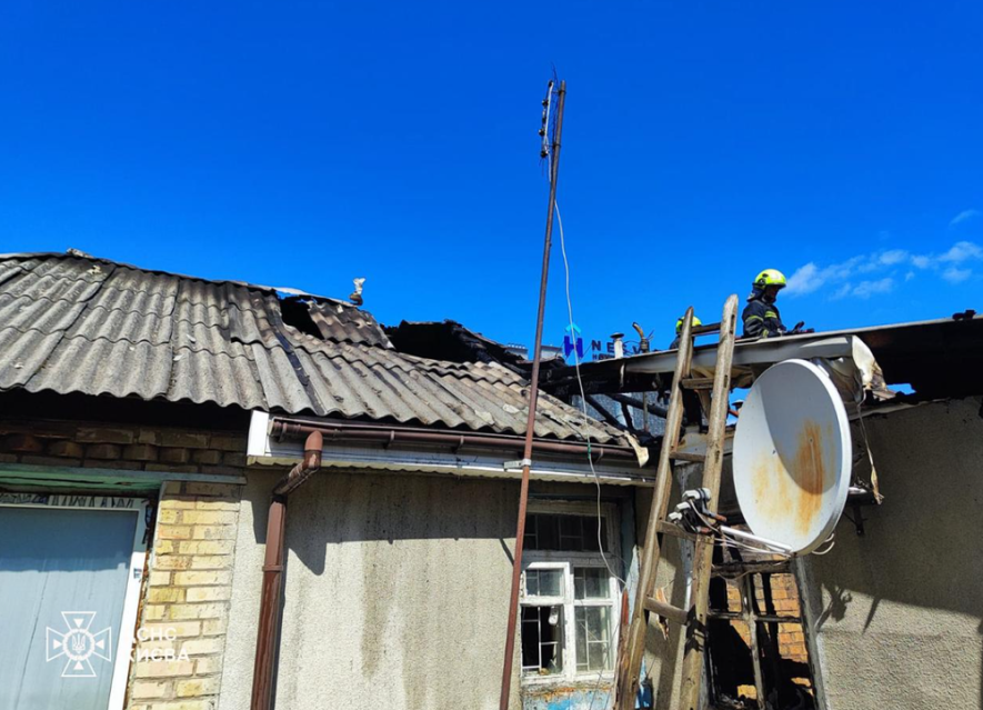 Фото до матеріалу: Крики і полум’я на Київщині: рятувальники оточили небезпечну зону — ФОТО