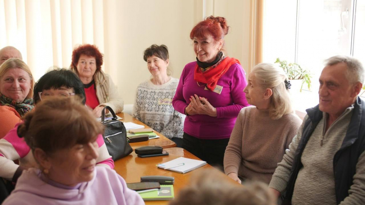 Фото до матеріалу: У Кривому Розі триває 11-та сесія Університету третього віку: 350 студентів вивчають цифрові навички та спорт