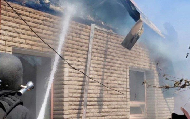 Фото до матеріалу: Росія скинула авіабомбу на Дніпропетровщину: поранені діти та дорослі