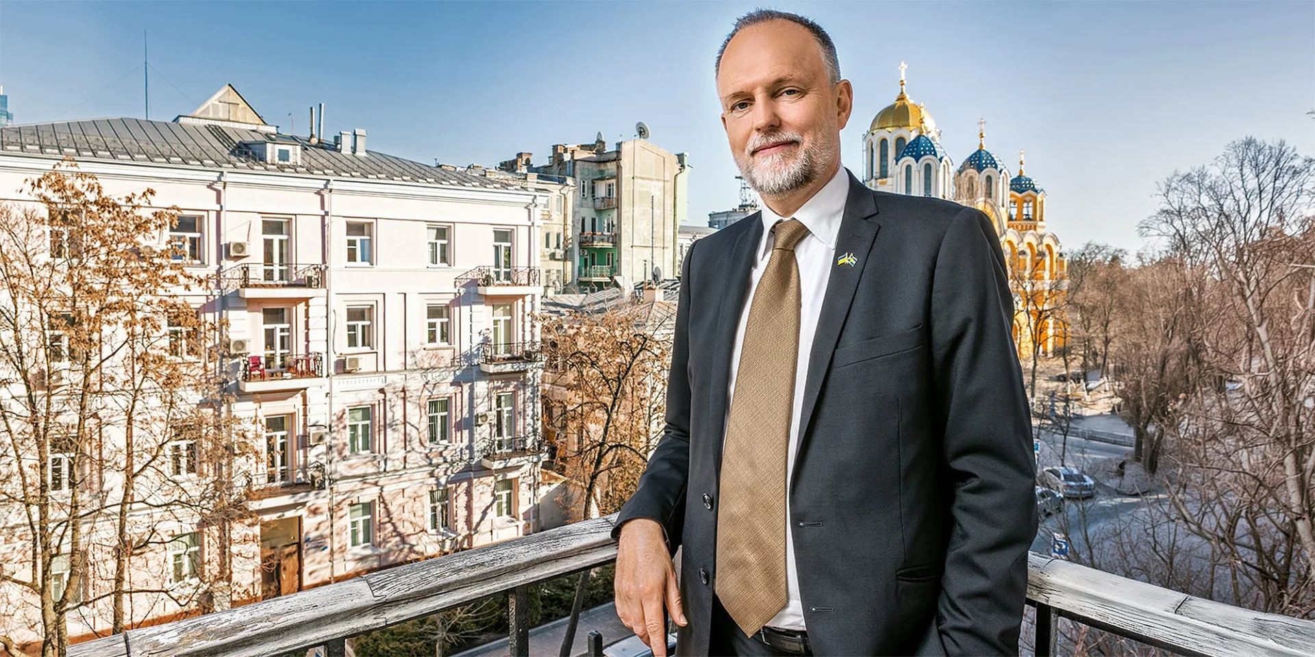 Фото до матеріалу: Посол Швеції Мартін Оберг — військова та цивільна підтримка України, досвід проживання під час війни